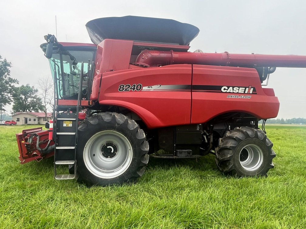 Image for 2016 CASE IH 8240 COMBINE