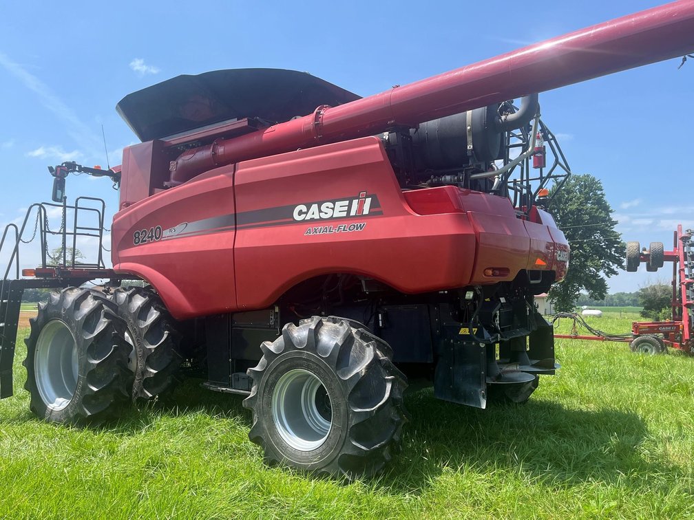 Image for 2016 CASE IH 8240 COMBINE