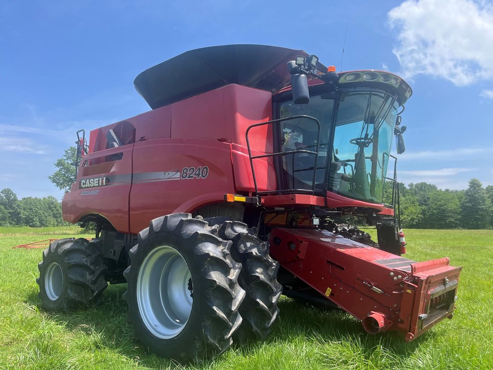 Image for 2016 CASE IH 8240 COMBINE