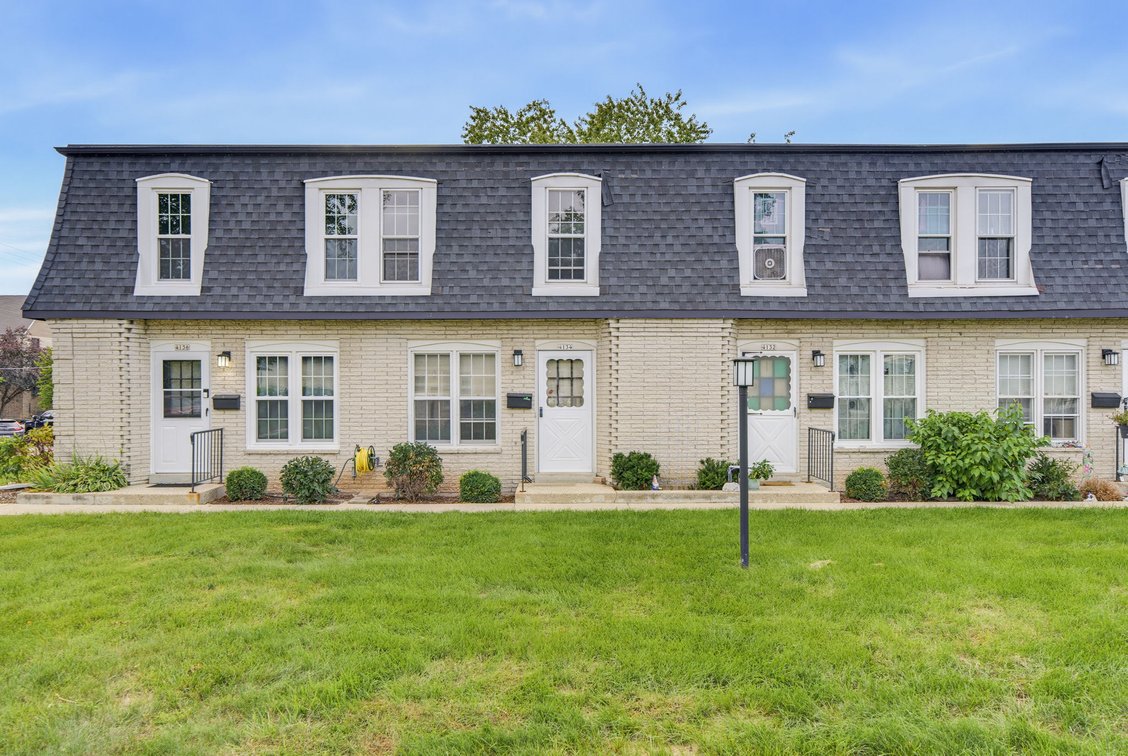 Real Estate - 4134 West CherryWood Lane Brown Deer, Wisconsin 53209