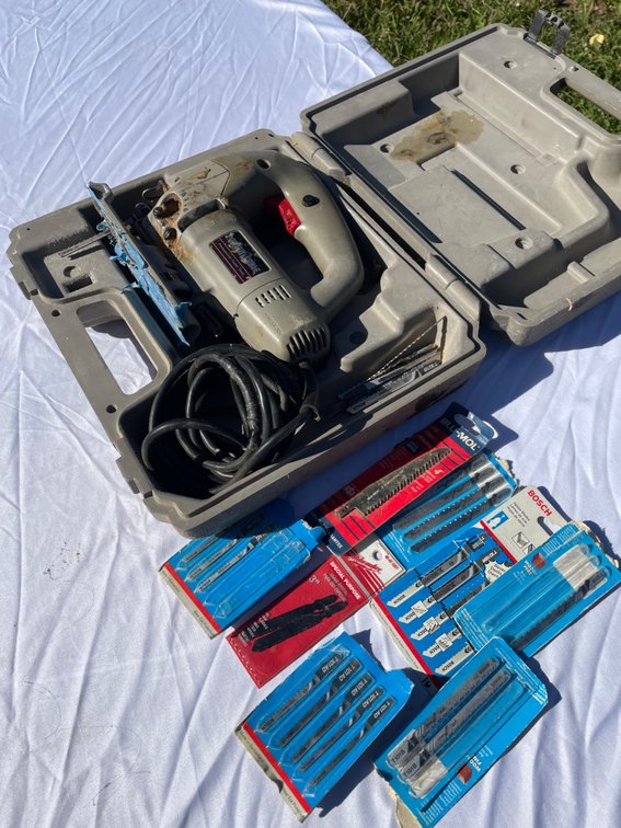 Porter-Cable Jigsaw w/ Blade Assortment and Carrying Case