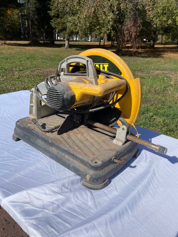 DeWALT 15-Amp 14” Metal Base Chop Saw