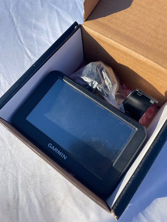 Garmin nuvi 40LM 4.3in GPS Navigation System w/ Mount & Box