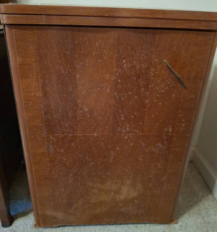 Singer Sewing Machine Motor in Wood Cabinet 23"×17"×31"