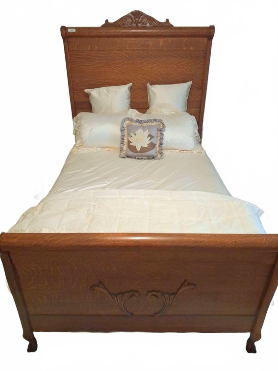 Full Size Ornate Oak Bed Frame with Footboard