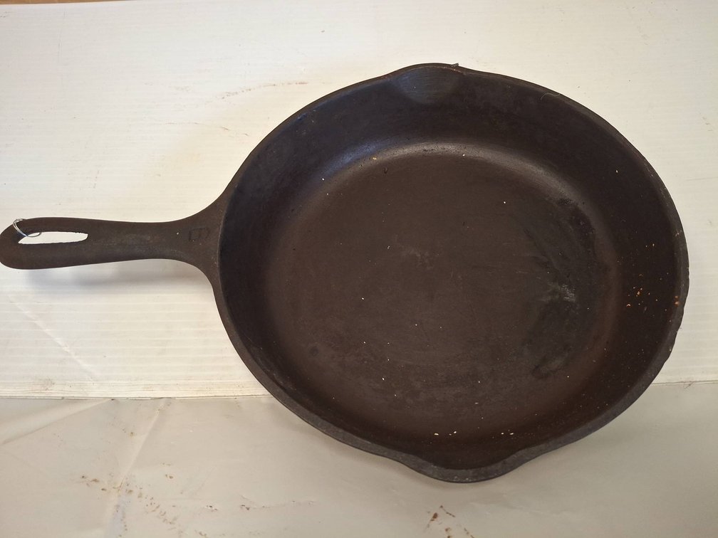Wagner Ware 9 Inch Cast Iron Skillet