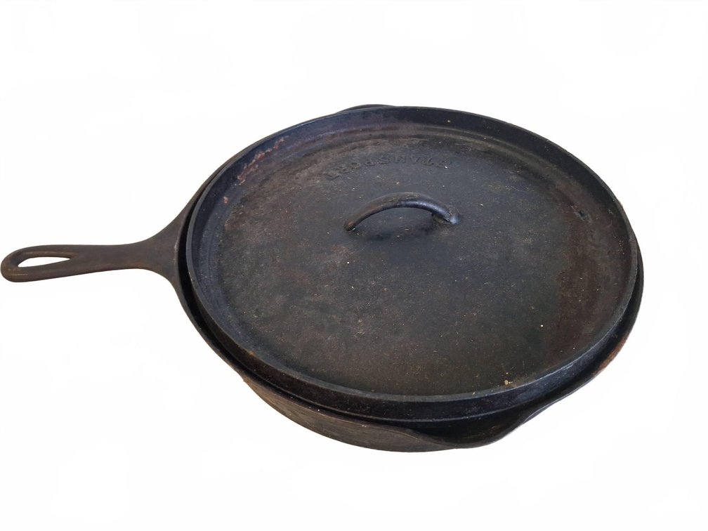Wagner Sidney Cast Iron Skillet with Lid