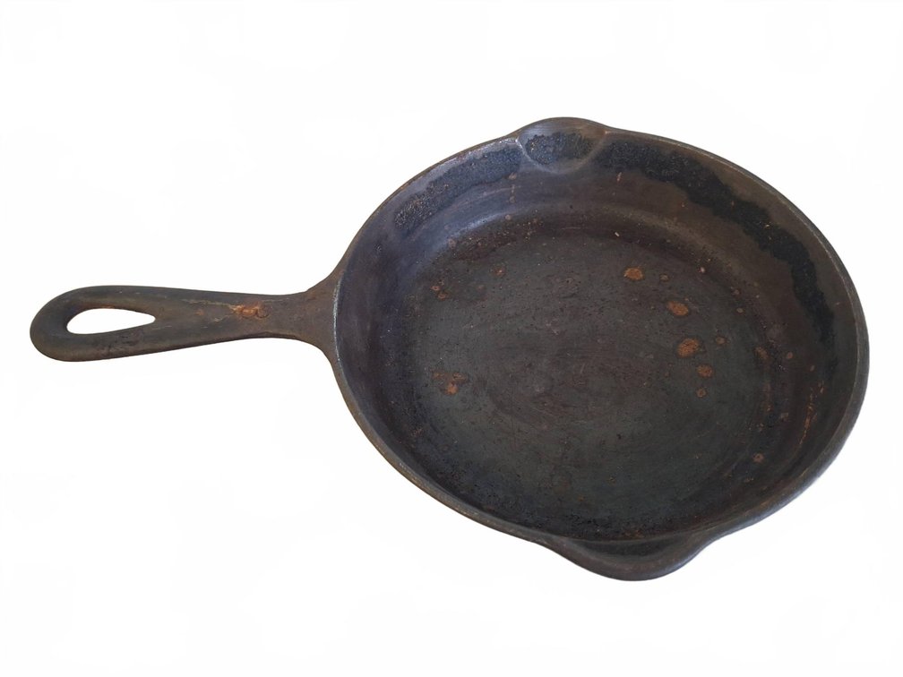 Crescent Foundry Ozark No. 3 Cast Iron Skillet
