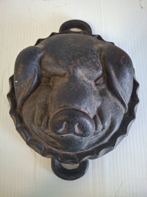 Cast Iron Pig-Shaped Cake Mold Pan
