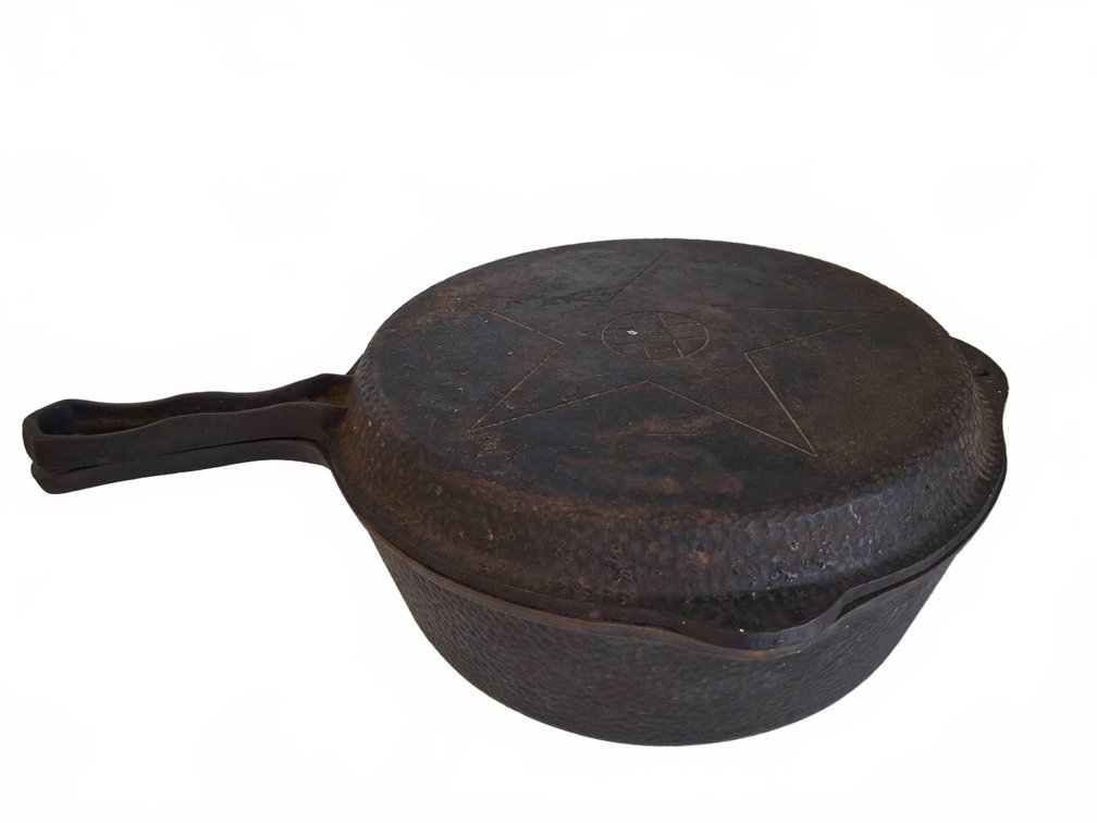 Cast Iron Skillet With Lid, Star Design