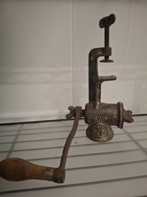 Griswold No. 0 Meat Grinder 401