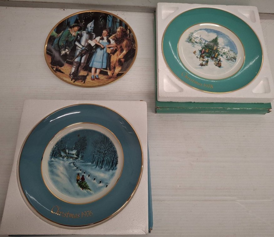 3 Collector Plates: Avon Christmas, Wizard of Oz