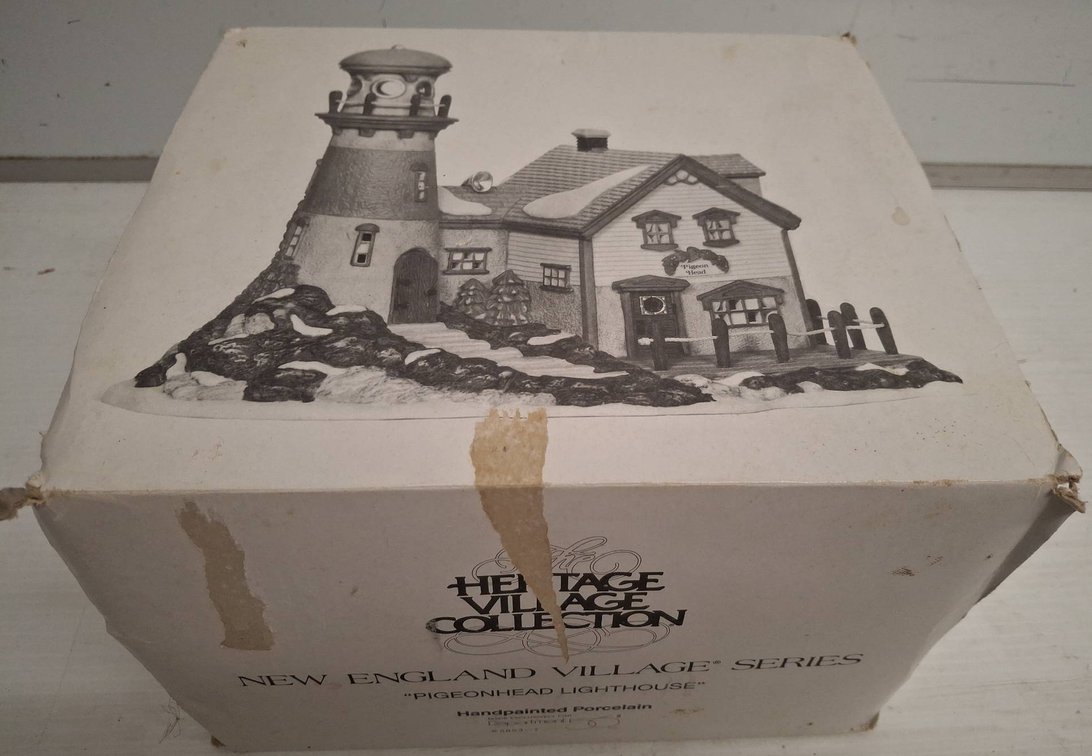Heritage Village Pigeonhead Lighthouse Boxed