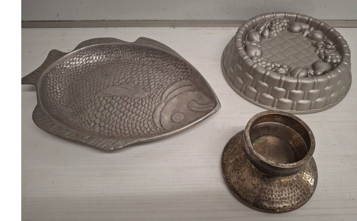 Nordic Ware Basket Mold & Fish Platter Lot
