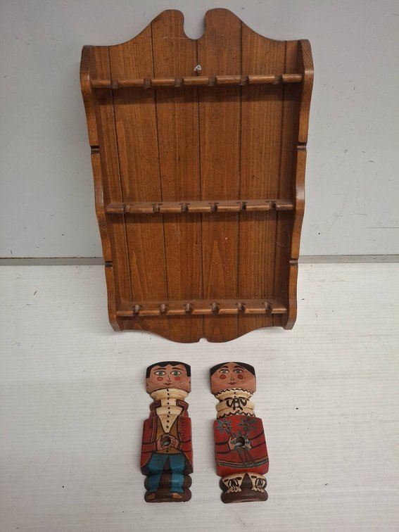 Wooden Display Rack With 2 Folk Art Figures