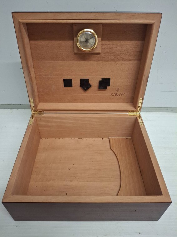 Savoy Wooden Humidor With Hygrometer