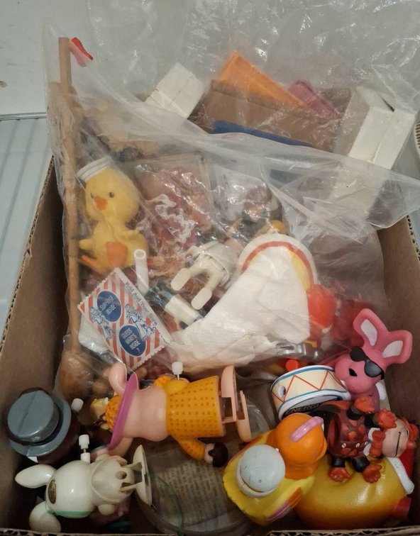 Small Toys And Dollhouse Accessories