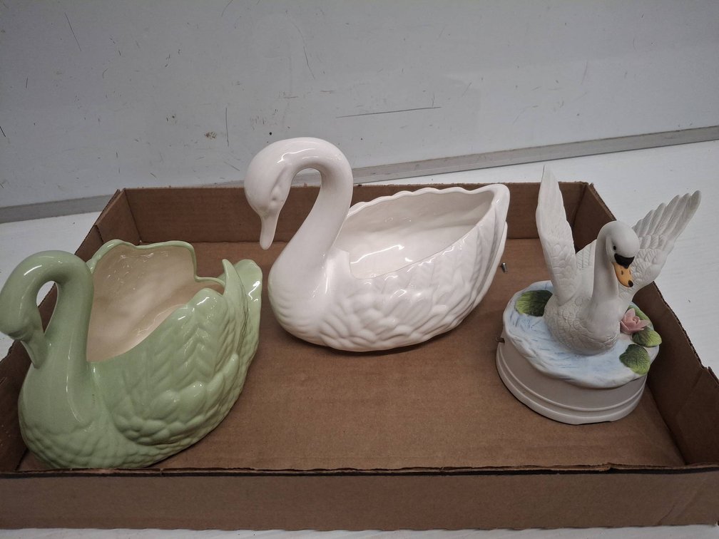 3 Swan Planters and Swan Music Box