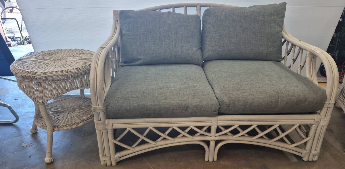 Lane Venture 48" Wicker Loveseat and Side Table