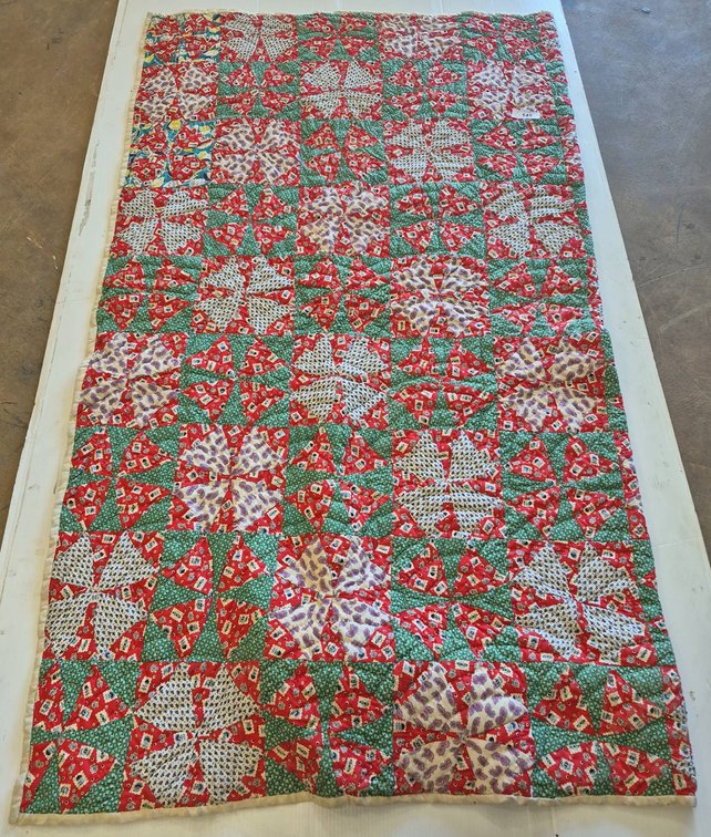 XL Patchwork Quilt with Red Green Floral Prints
