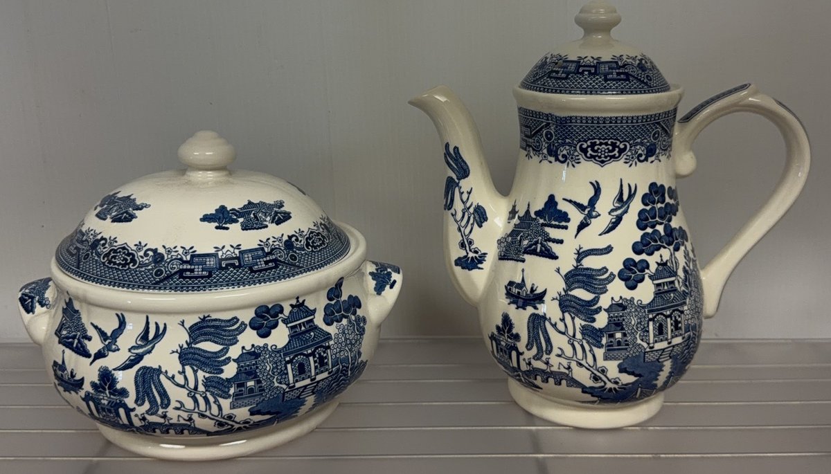 Churchill England Willow Blue Teapot & lidded Bowl