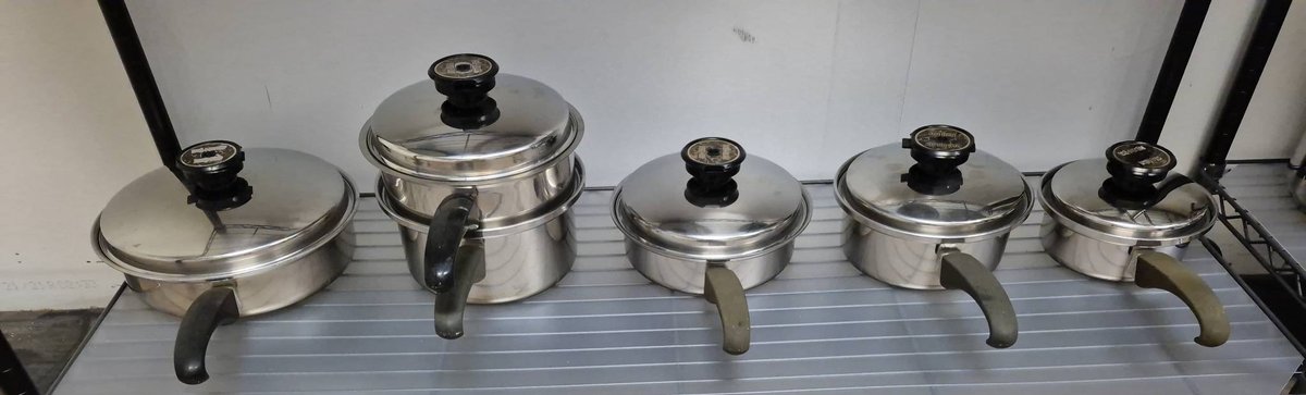 5 Seal-O-Matic Temp-Tone Saucepans with Lids