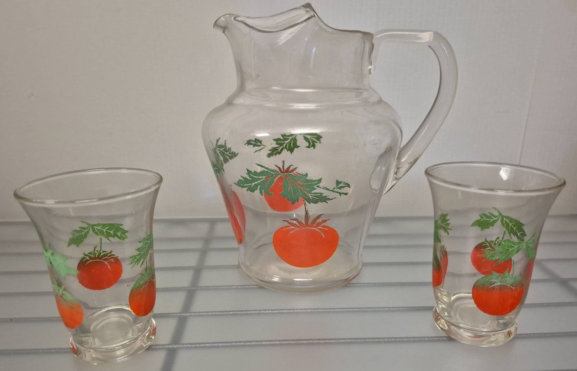 Glass Pitcher 6in With Tomato Motif, 2 Glasses