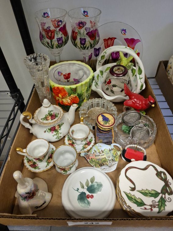 Decorative Porcelain and Glassware Lot