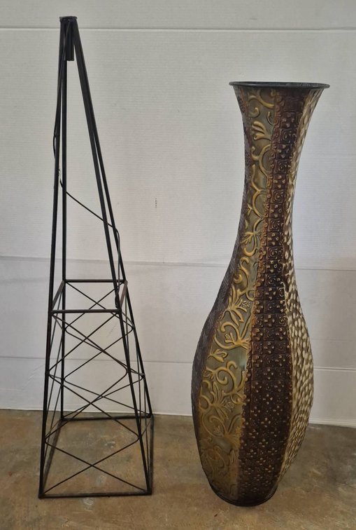 Metal Wire Plant Stand and Embossed Floor Vase