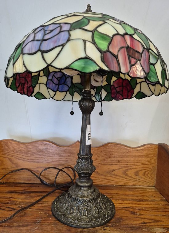 24" Stained Glass Floral Table Lamp, Working