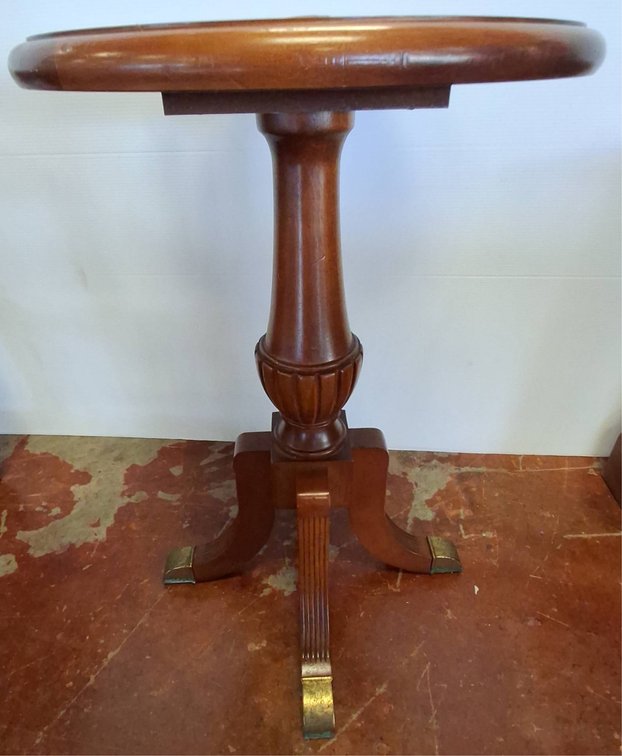 Round Wood Accent Table with Pedestal Base 18x28