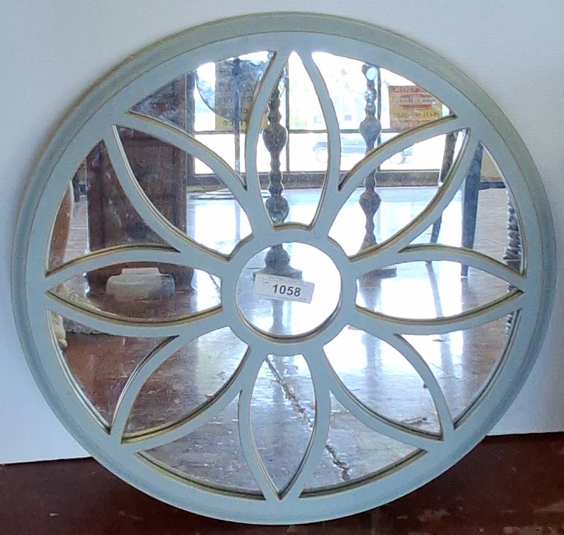 Round 24" Mirror With Decorative Wood Frame