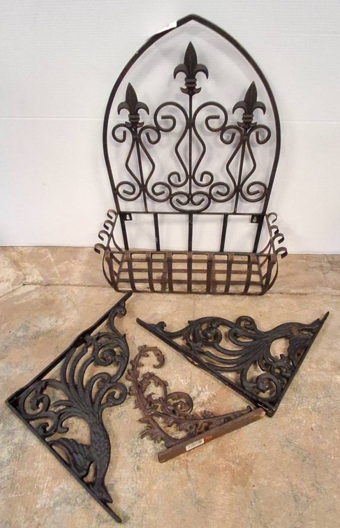 Metal Wall Planter and Brackets Set
