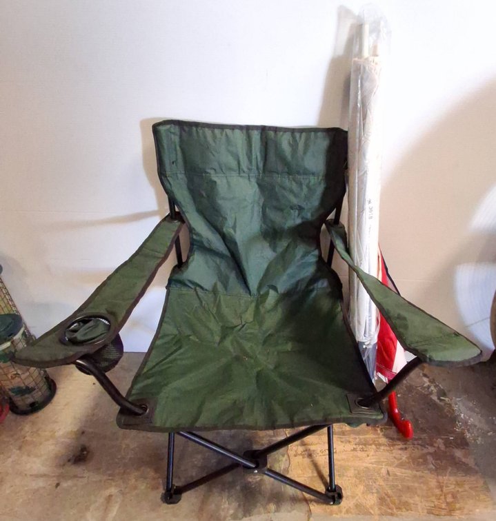 Green Folding Camp Chair With 2 Umbrellas