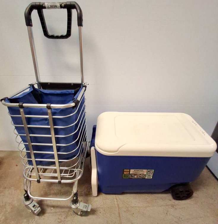 Igloo 30qt Wheeled Cooler, Cart, Leg Master