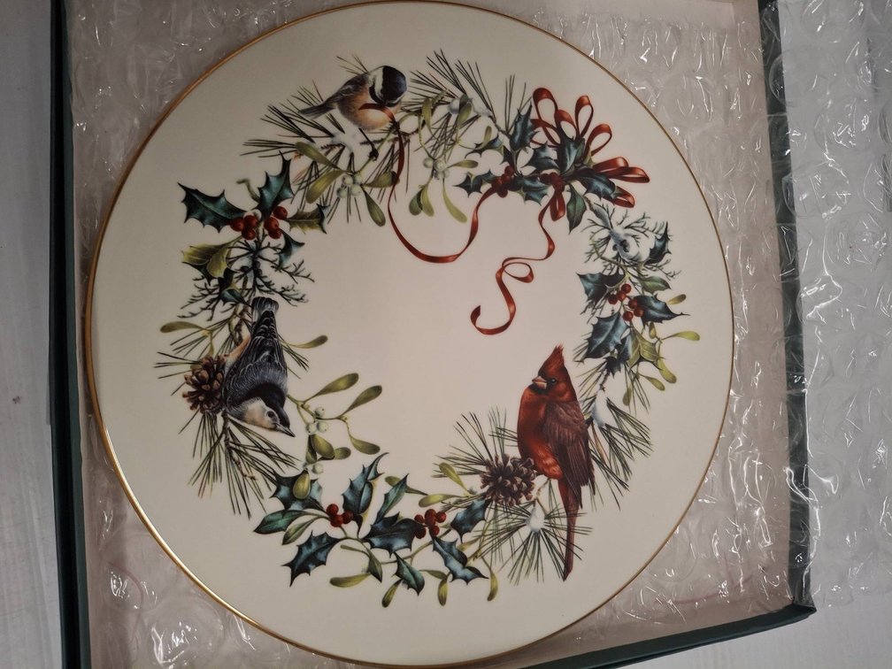 Lenox Winter Greetings Fine Ivory China Plate