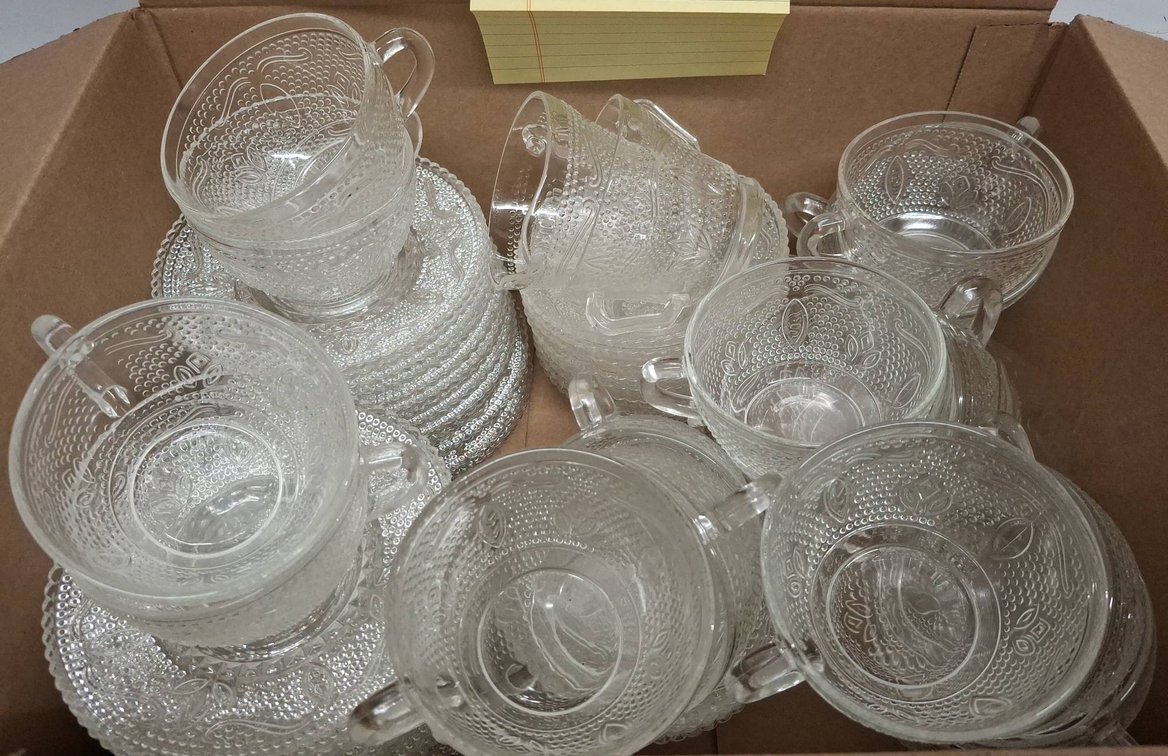 Federal Glass Heritage Tea Set, 21 Cups, 24 Plates