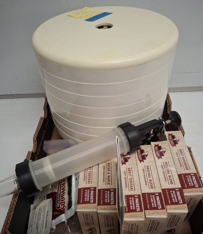 Nesco Food Dehydrator with Jerky Gun & Seasonings