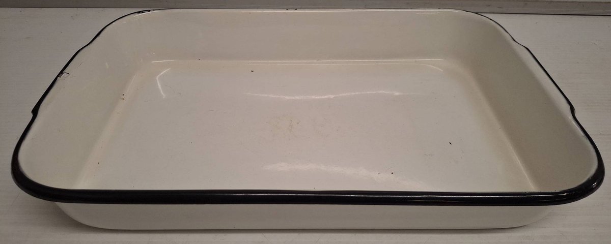 White Enamel Rectangular Baking Pan