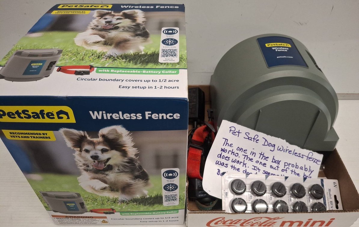 PetSafe Wireless Dog Fence w/Collars & Batteries