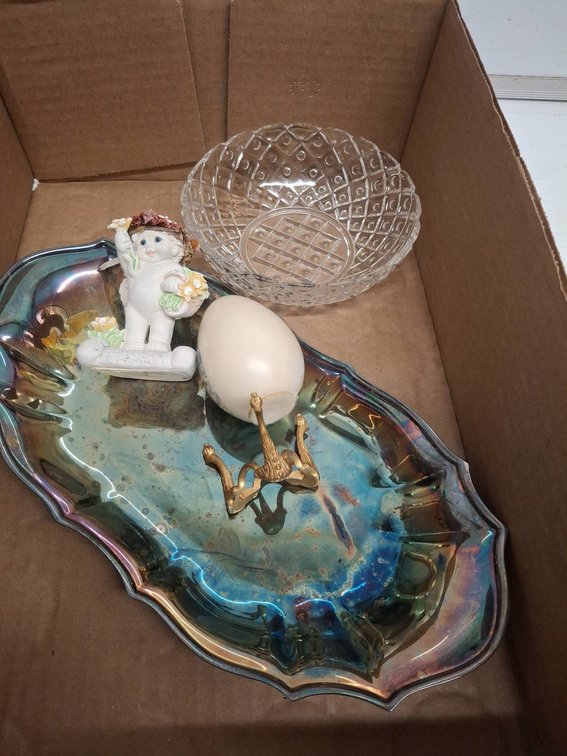 Decorative Figurines and Tray Lot