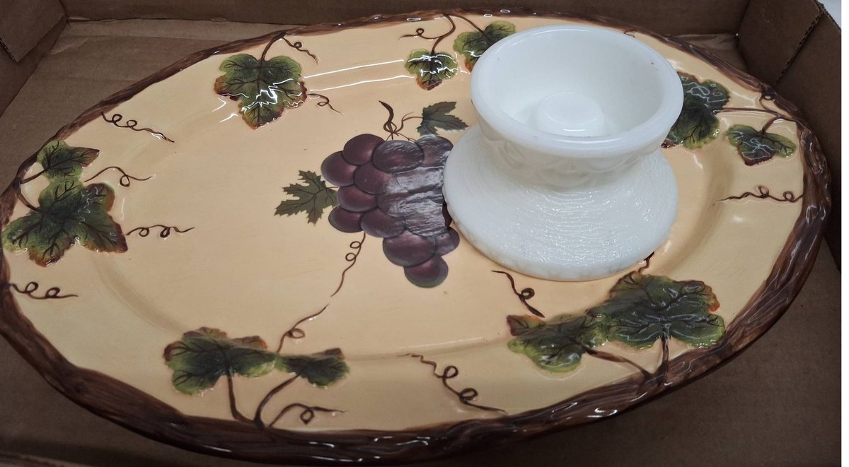 Pacific Rim Grapevine Platter With Dip Bowl