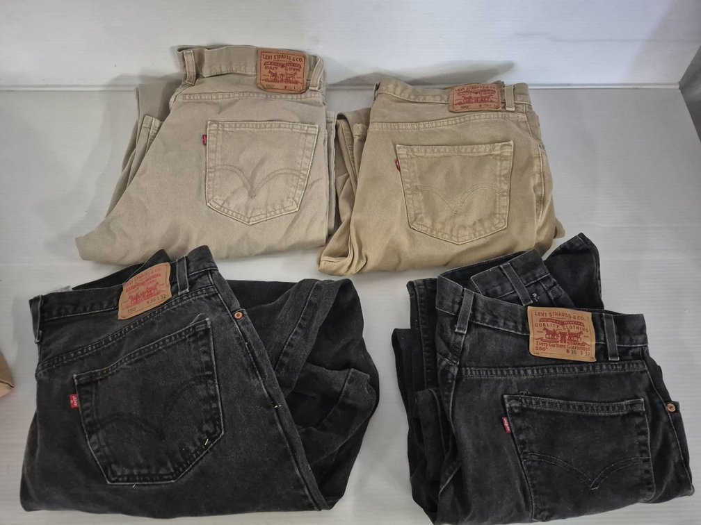 4 Levi's 550 Jeans W36 L32 Black & Khaki
