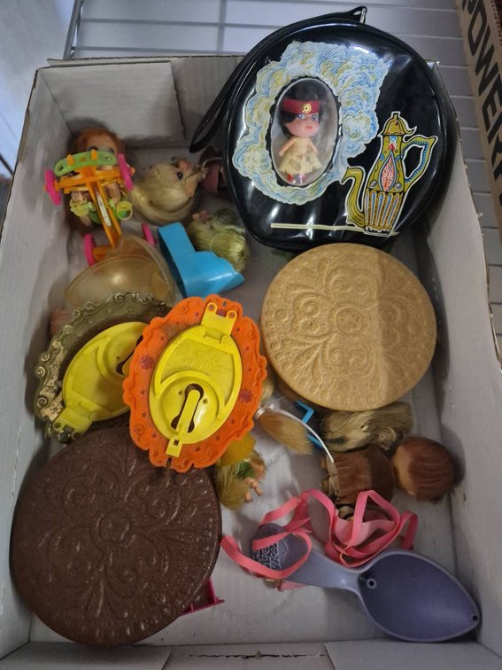 Vintage Dolls and Accessory Compacts