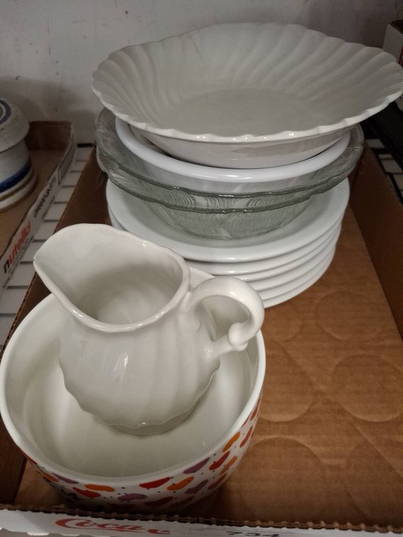 Dishware Lot Circa, Johnson Bros, Lurjani