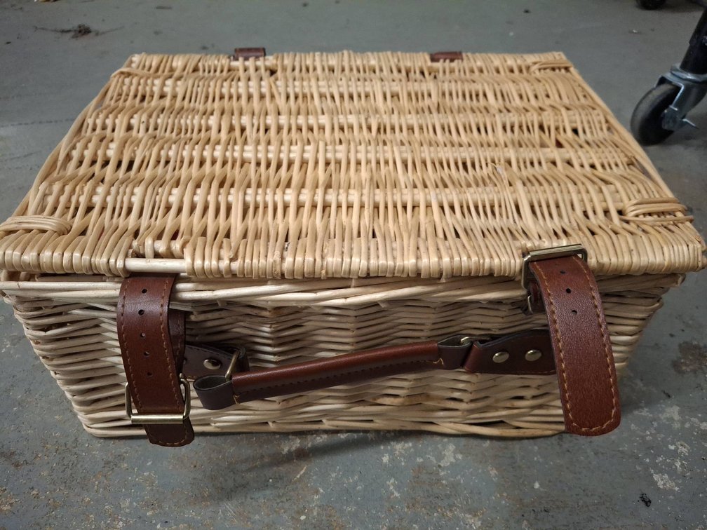 Wicker Picnic Basket With Leather Straps