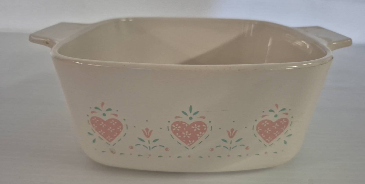 1 Pyrex Baking Dish and Assorted Sizes