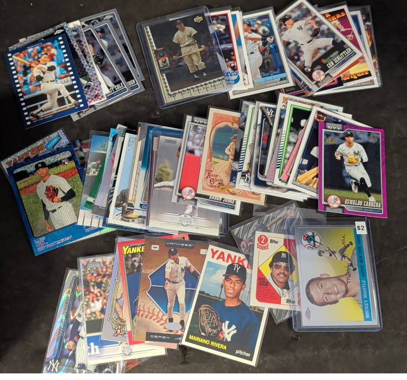New York Yankees Baseball Cards Lot