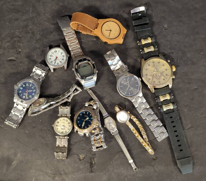 11 Mixed Brand Wristwatches
