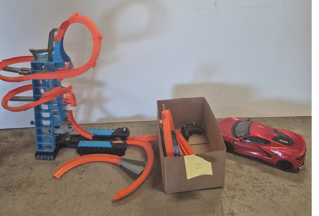 Hot Wheels Track, Transport Truck, RC Corvette